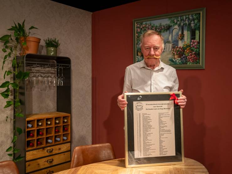 Hugo Monsieur, 50 stukken bij&nbsp;Sterlicht